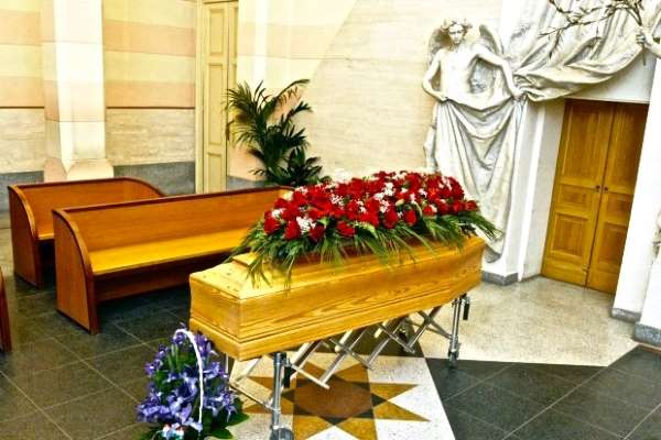 Lapidi cappelle funerarie e statue dell'impresa funebre di Torino